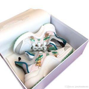 Louis Vuitton Archlight